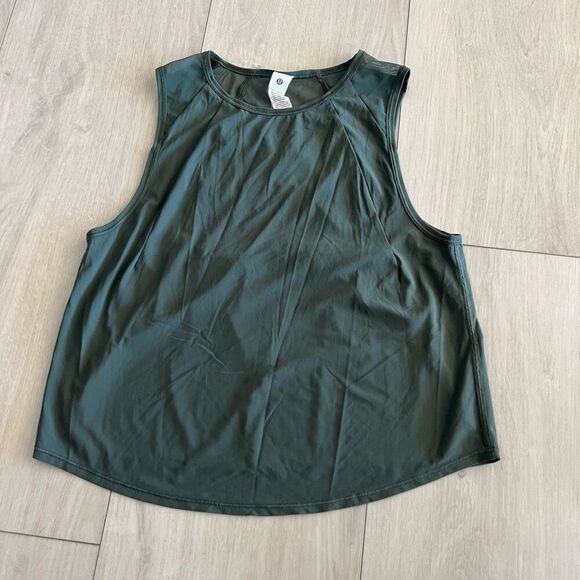 Lululemon women’s top size 2 - Picture 1 of 6
